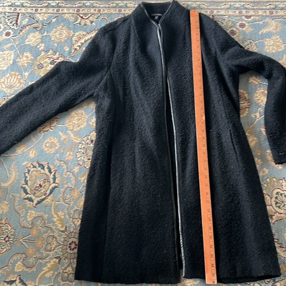 Eileen Fisher black wool boucle jacketed with leather trim - Picture 4 of 7
